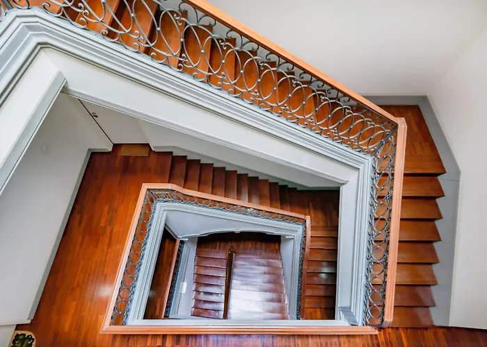 Chiado Prime Camoes 리스본